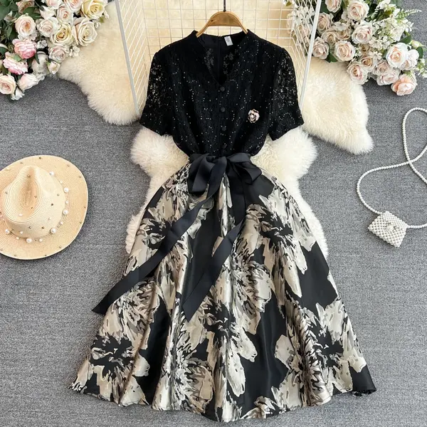 short-sleeved V-neck jacquard dress