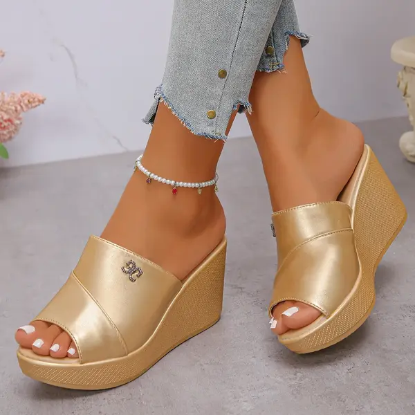 Women’s platform thick sole high heels. women. Chinese Ladies Shoe প্ল্যাটফর্ম মোটা সোল হাই হিল। City Shop Cityshop China shoe China shoes Ladies Shoe Best Shoe