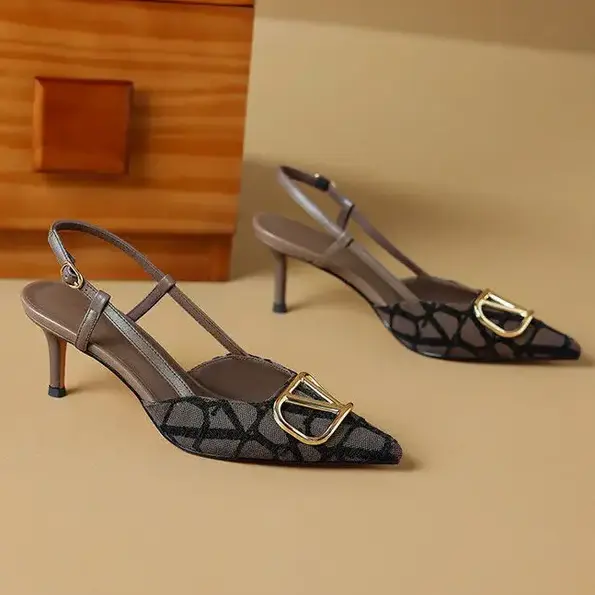 CT732 – Women’s back sandals metal buckle color matching single shoes (3)