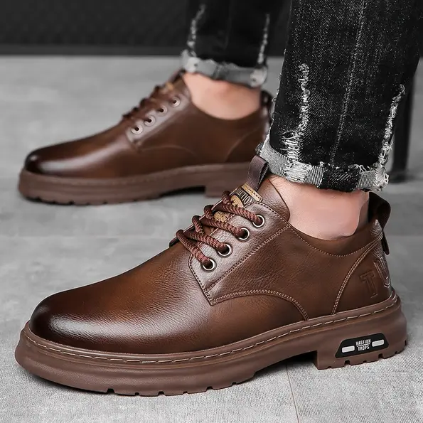 Men's trendy casual leather shoes