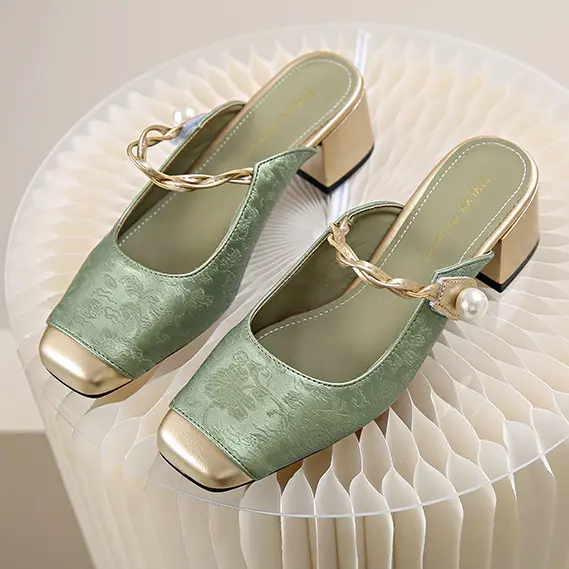 CT910 – Closed toe half slippers (6)