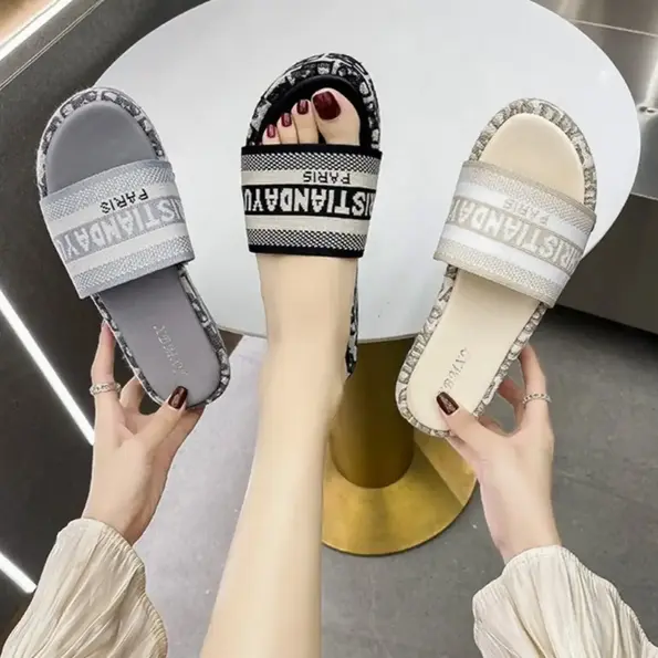 CT307 – New Fashion letter slippers for women, all-match platform thick soles Shoes (2)