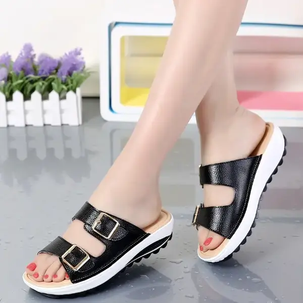 Sandals with platform heels and wide heels