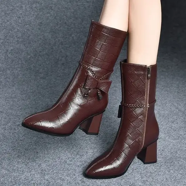 Autumn and winter new fashion pointed zipper women's boots