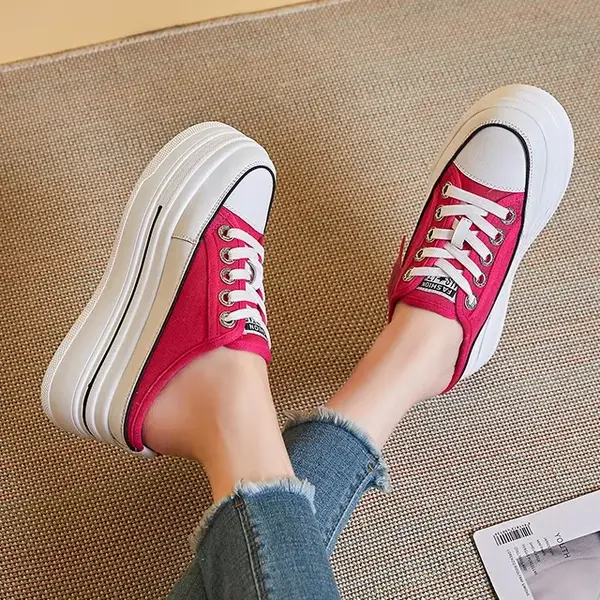 CT1249 – Women’s platform closed-toe canvas slippers (1)