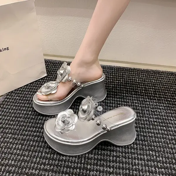 CT1266 – Designed Transparent Slippers with Flowers and Pearls for Women (1)