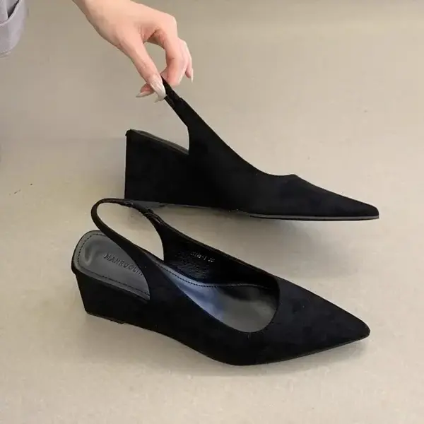 CT1278 – Wedge-Heeled French-Style Elegant Closed-Toe Sandals (2)