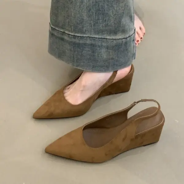 CT1278 – Wedge-Heeled French-Style Elegant Closed-Toe Sandals (2)
