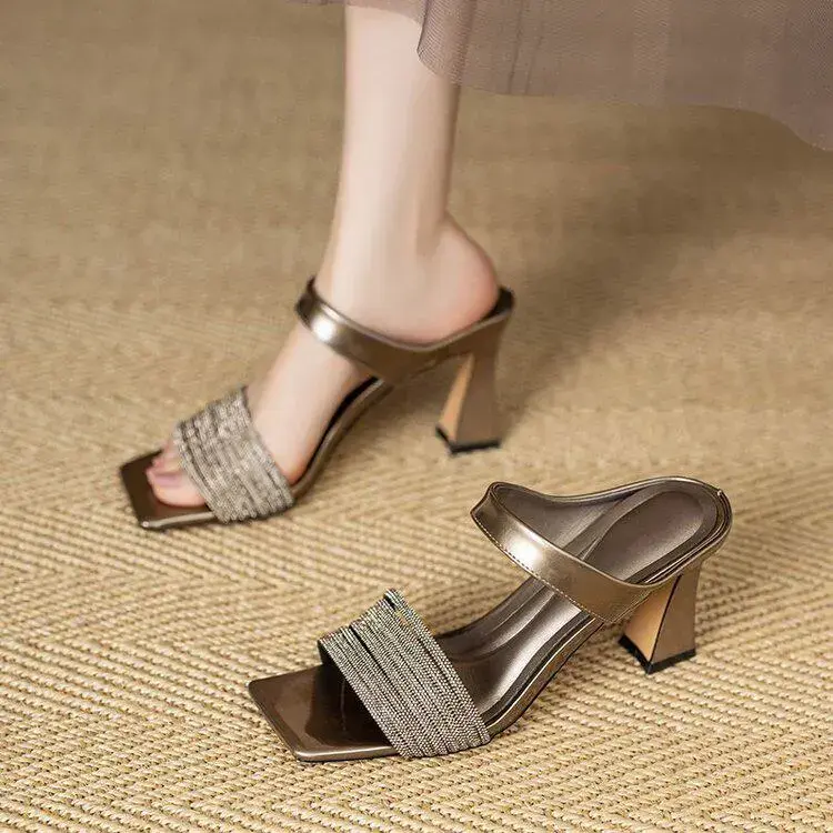 CT1287 – strappy sandals, chunky heels (3)