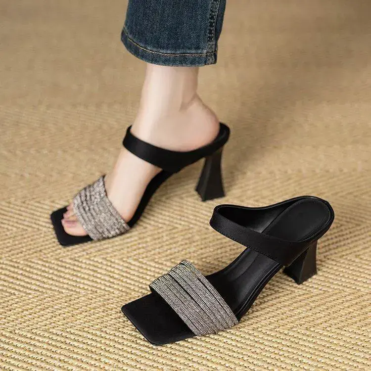 Strappy sandals, chunky heels