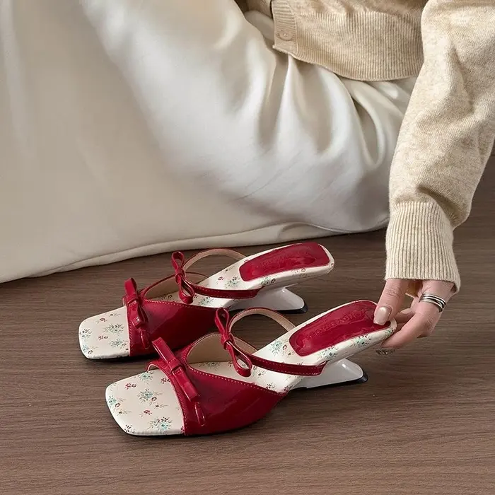 CT1289 – Elegant women’s summer square-toe high-heeled shoes (4)