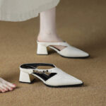 CT1303 – Elegant chunky heel, perfect for pairing with skirts (2)