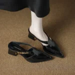 CT1303 – Elegant chunky heel, perfect for pairing with skirts (2)