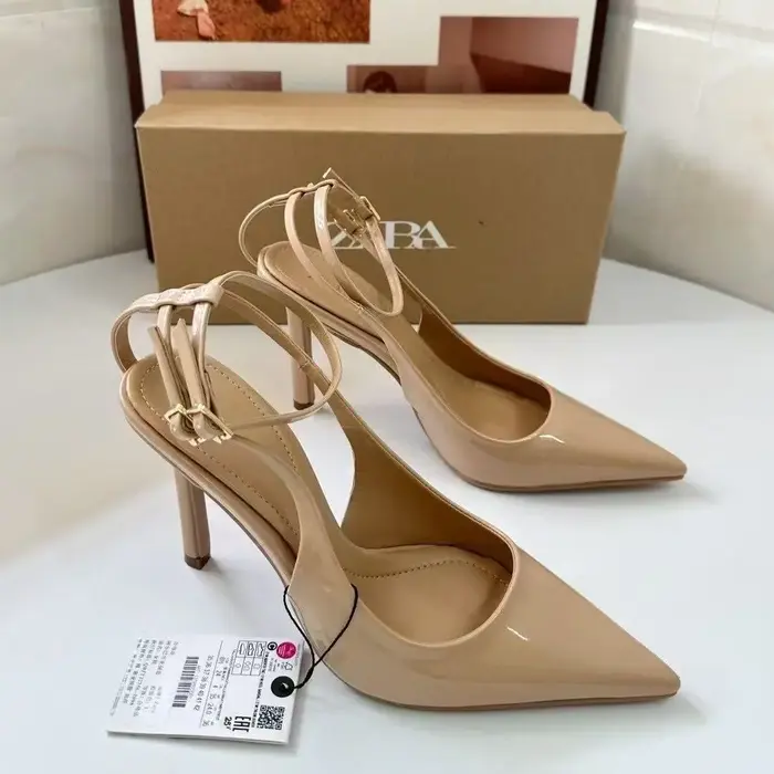 New Niche Fashion Hole Shoes