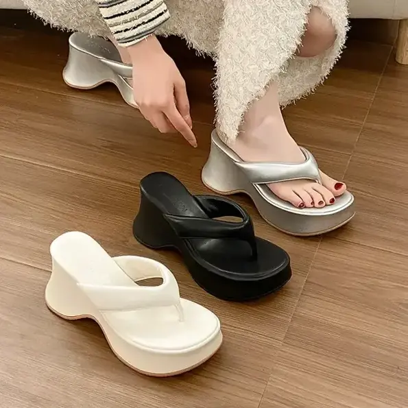 Stunning wedge flip-flops for women