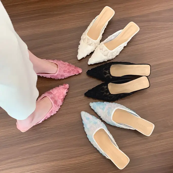 Women's mules with floral mesh,