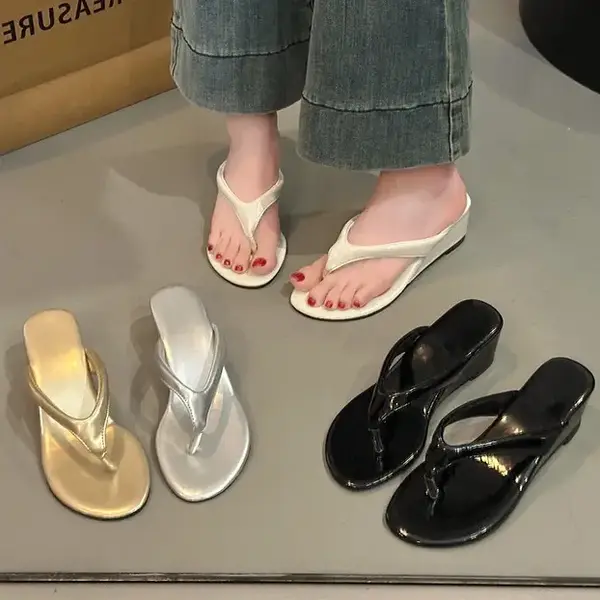 New style wedge flip-flops for women