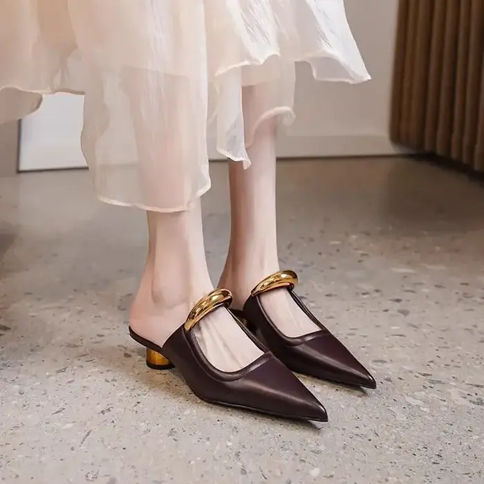 CT1308 – Pointed-Toe with Metal Chunky Heels (2)