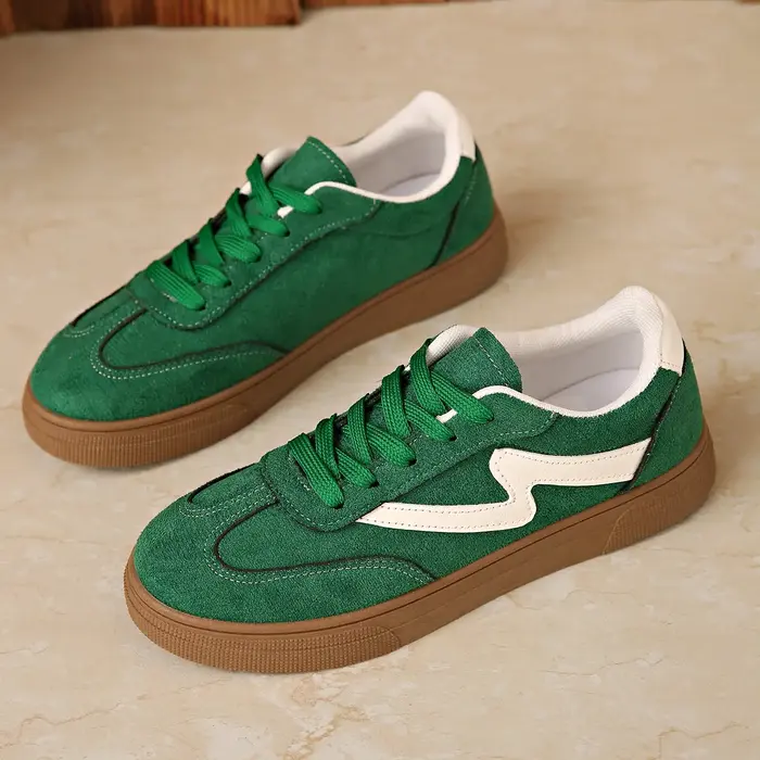 CT2610 – Ultra-Soft Lightweight Classic Sneakers (2)