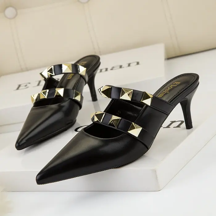 CT1349 – Stylish Pointed-Toe Block Heel Mules (4)