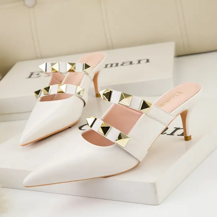 CT1349 – Stylish Pointed-Toe Block Heel Mules (4)