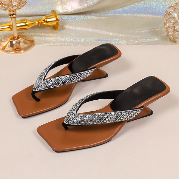 CT1353 – Women’s Rhinestone Wedge Heel Flip-Flops (1)
