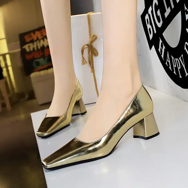 Women's Retro Square-Toe Chunky Heel Shoes