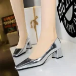 CT1358 – Women’s Retro Square-Toe Chunky Heel Shoes (3)