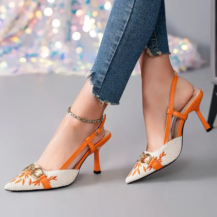 Thin-Heeled Shallow-Deep Patterned Iron Buckle shoes