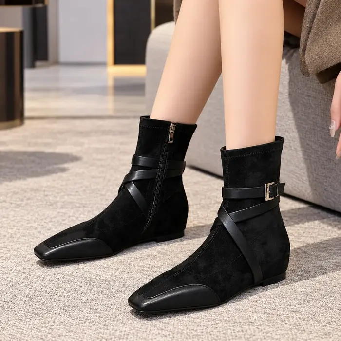 Retro-style chic short boots with